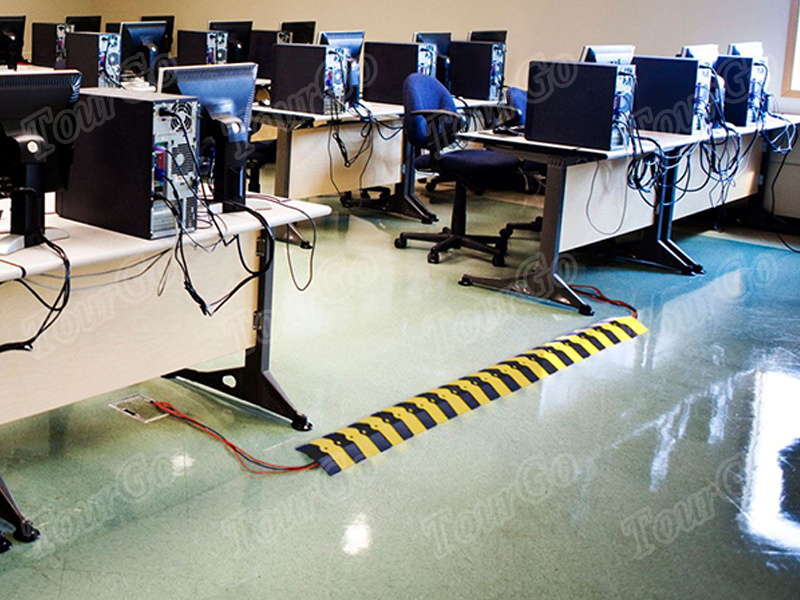 1 Channel UltraSidewinder Cable Protector for 0.75″ diameter cables