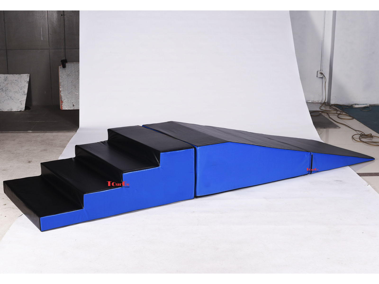 Gymnastics Folding Wedge Mat Hand Stand Walk Ramp With Stairs TourGo