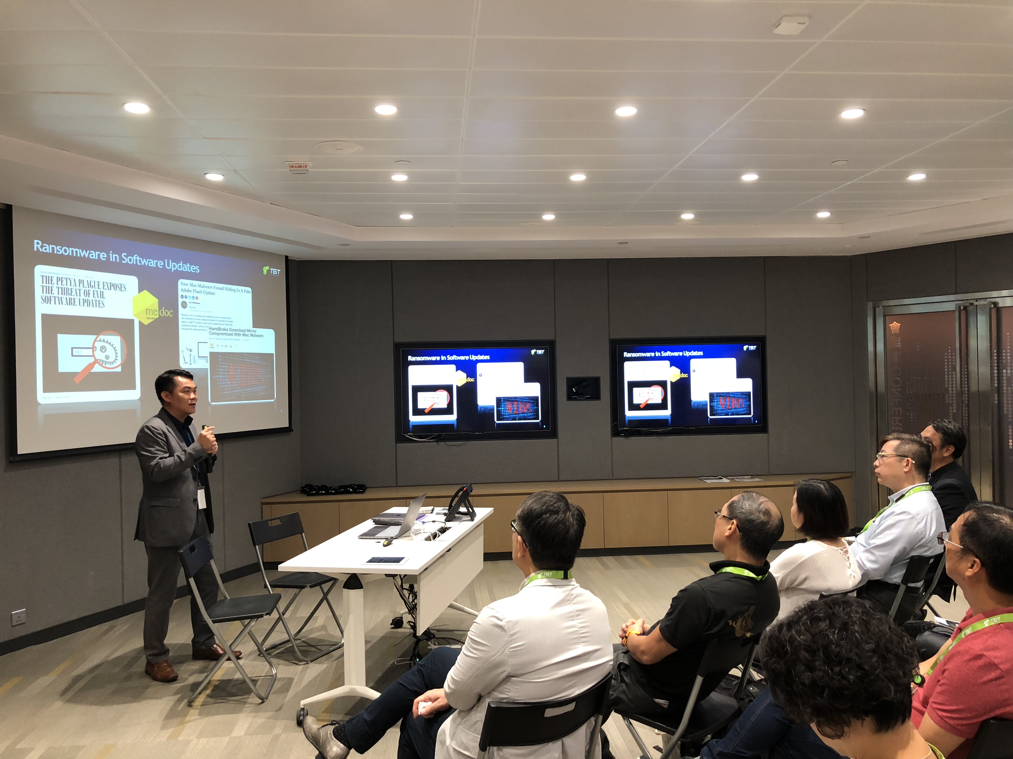 TGT x HKNA Data Centre Visiting Tour TGT Towngas