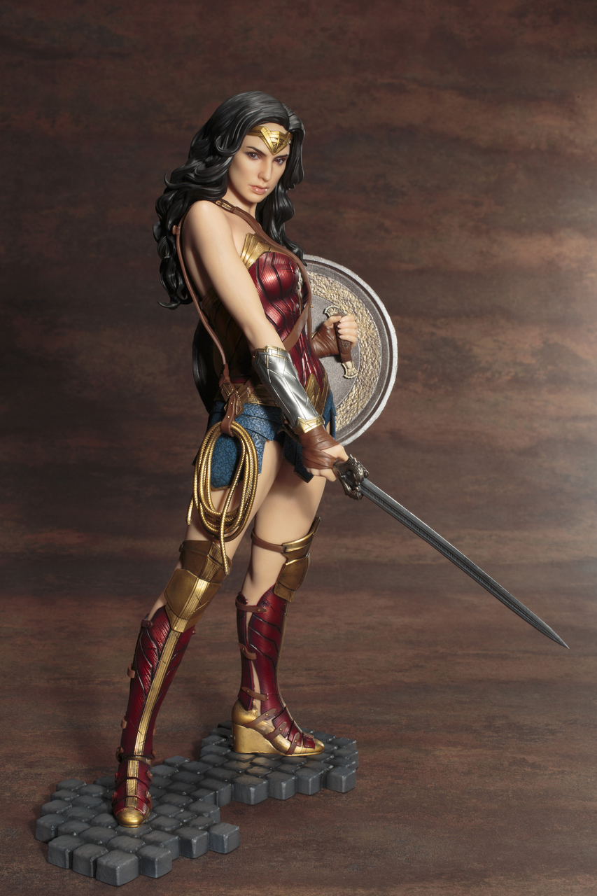 ArtFX Series Wonder Woman www.toysonfire.ca