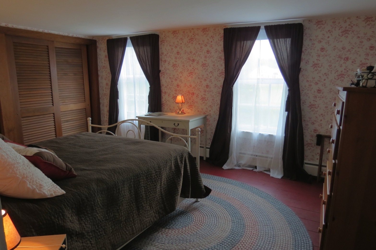 Timber Post B&B Hollis, NH Timber Post B&B