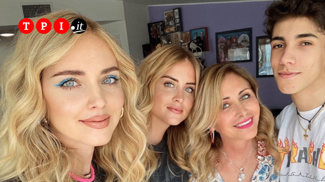 Chiara Ferragni, Nella Foto Di Famiglia Spunta Un Ragazzo: "Un Altro Figlio?" 720_x_1280_png