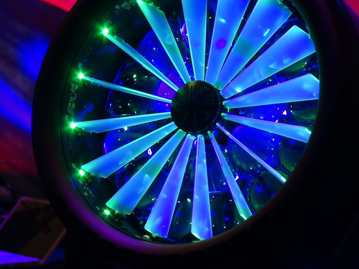 Vari-Lite Ships Innovative LED Successor to Legendary VL5 — TPi