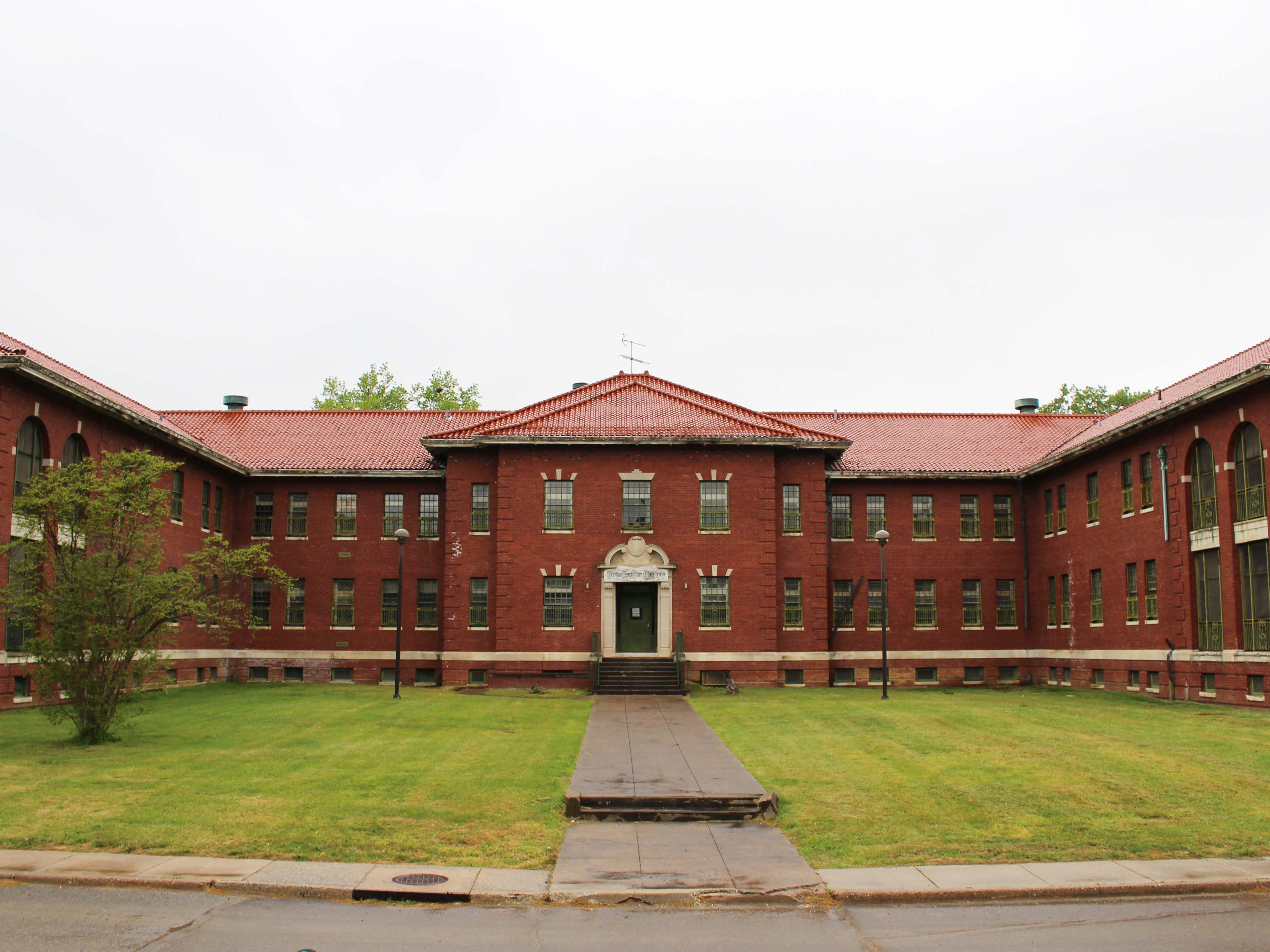 St. Elizabeths Hospital, CT Campus EHT Traceries