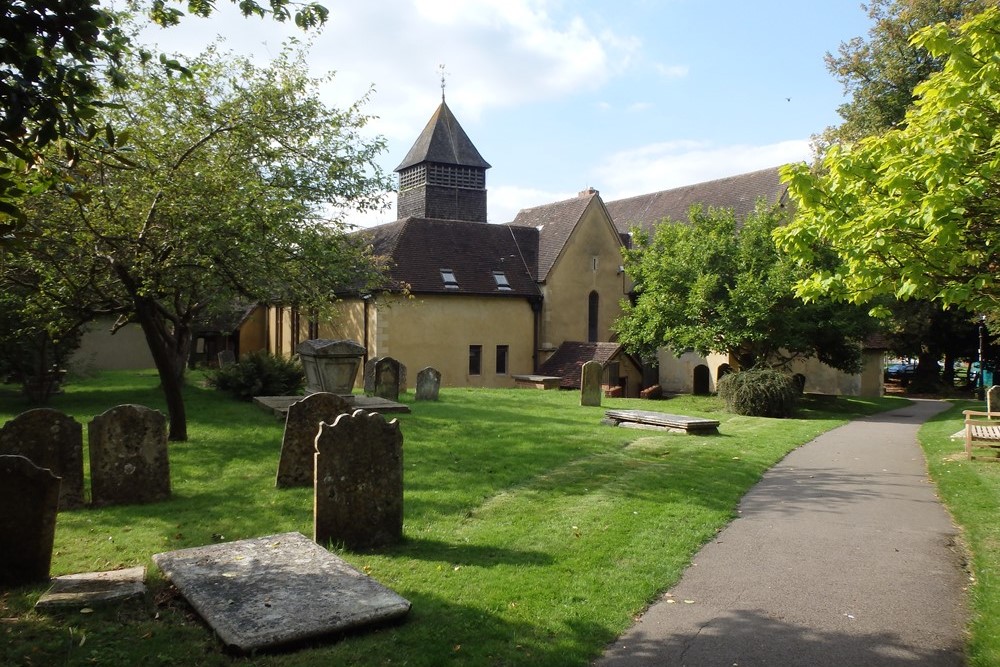 Commonwealth War Graves St. Peter Churchyard Yateley