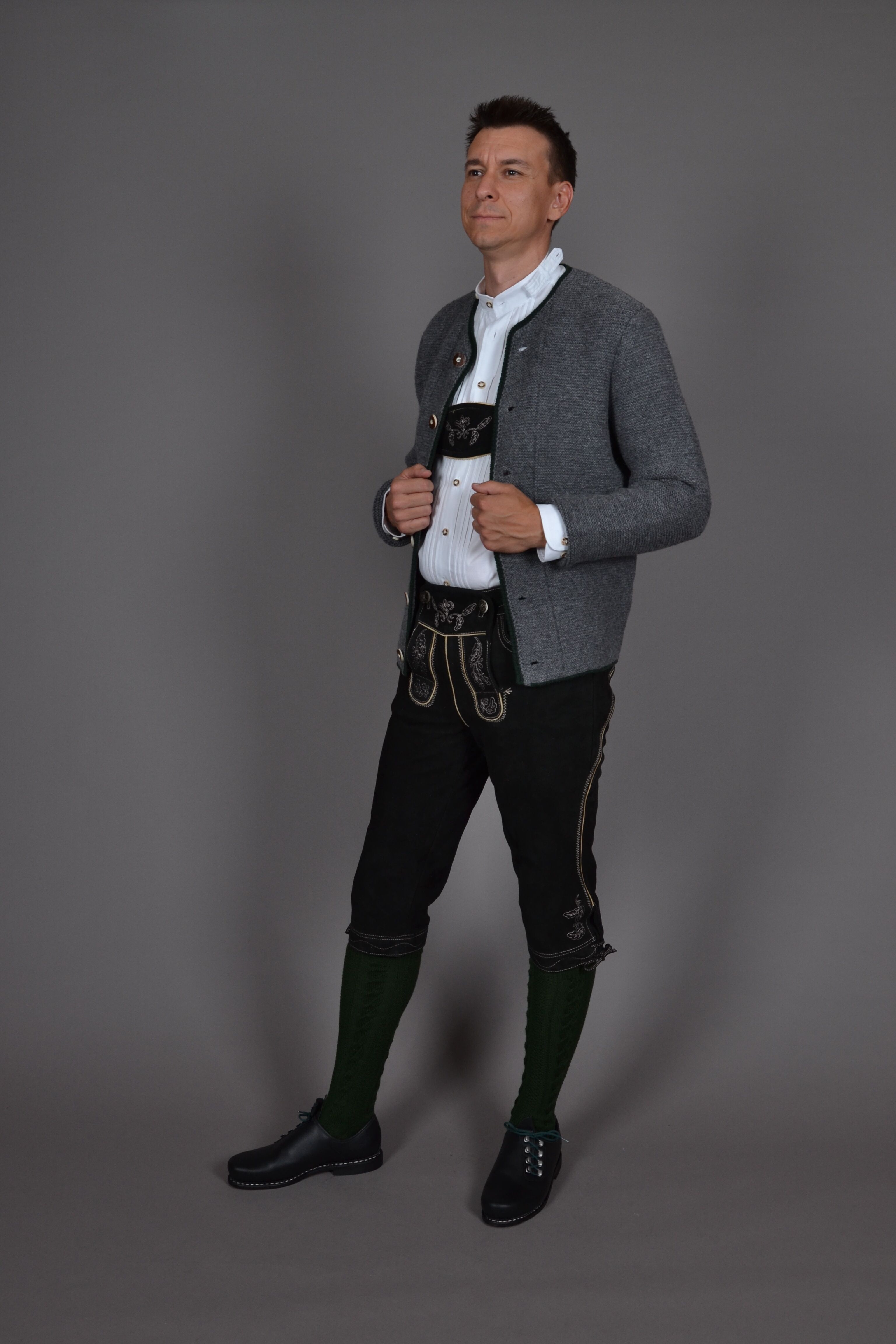Trachtenmode für Herren bei München Lederhosen kaufen