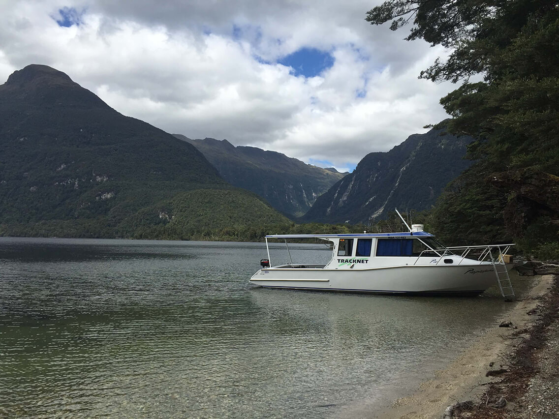 Te Anau Bus & Boat Travel Service Transport