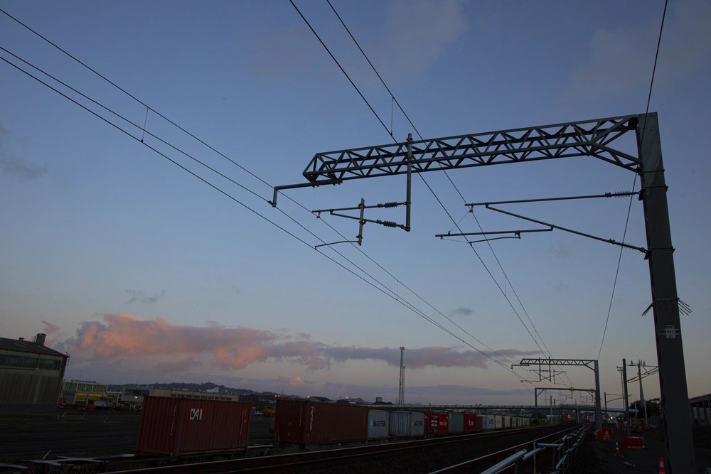 Overhead Wires Safety Advice New Zealand Railways