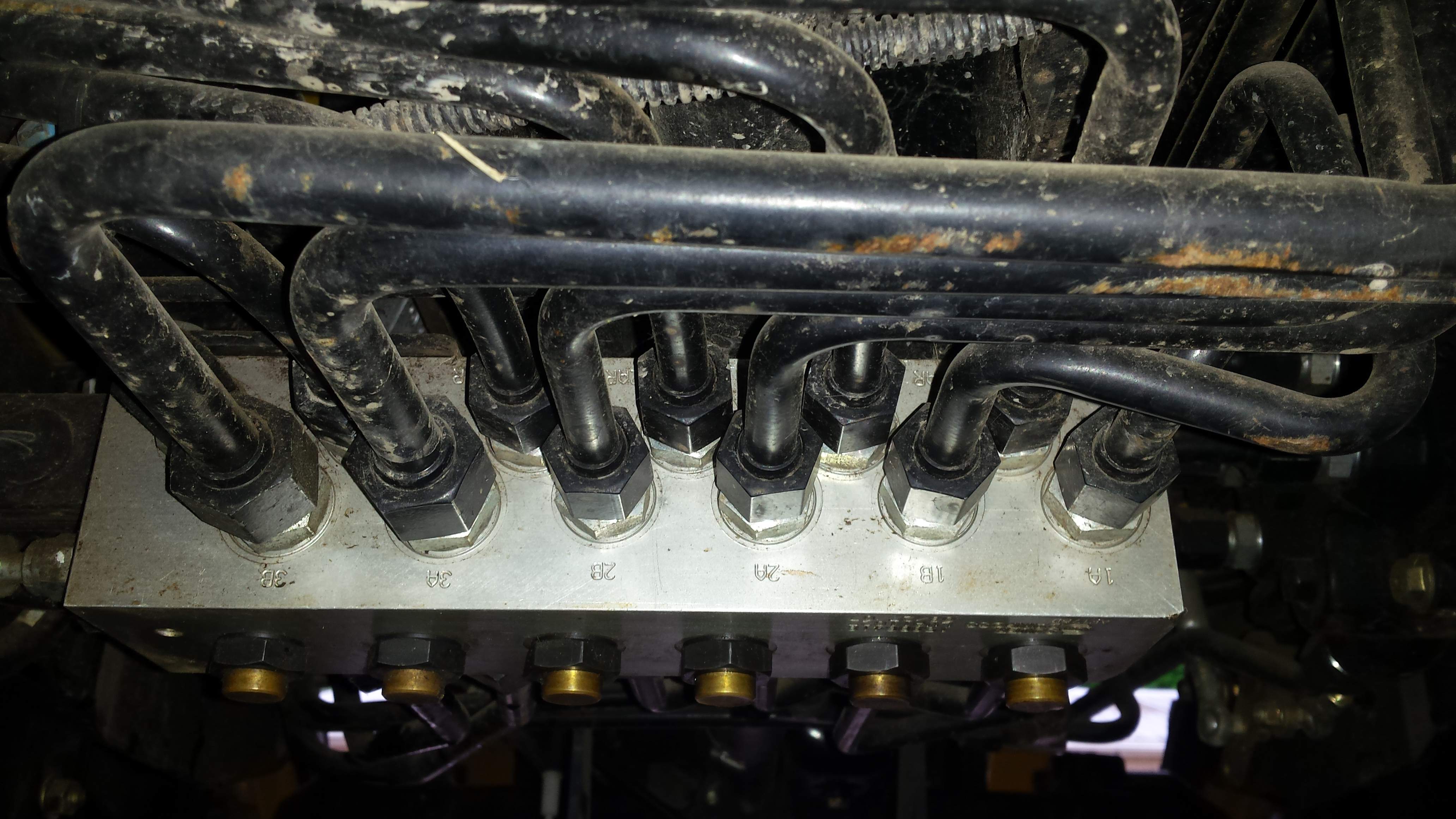 Deere 110 TLB Aux Hydraulics