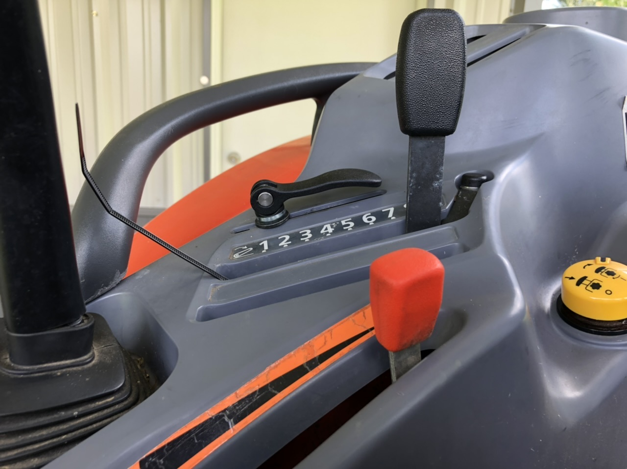 Kubota Grand L 3pt lever stop knob replaced w/ Cam lever