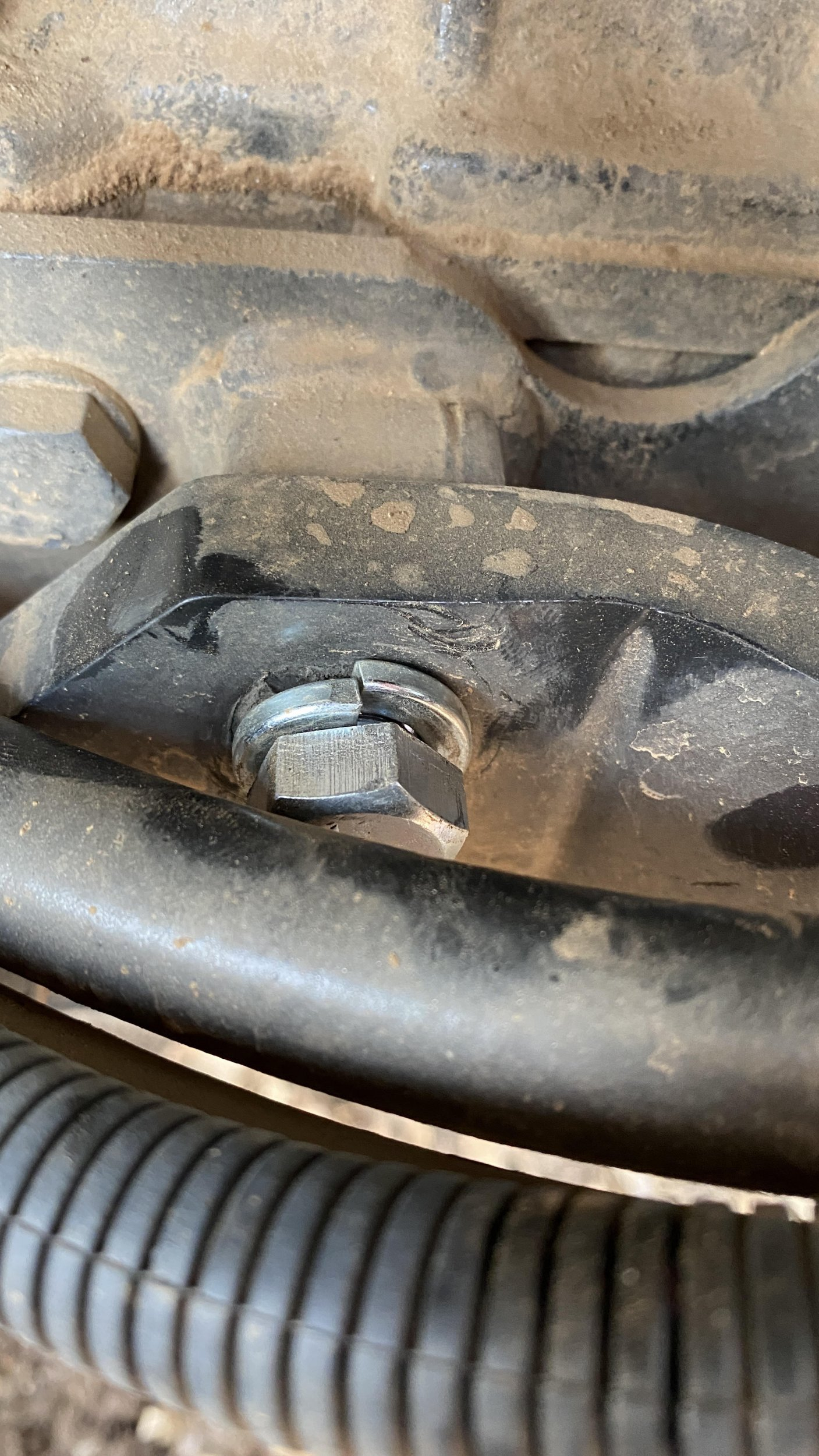 Loader Kioti 4030 QA Loader frame bolts