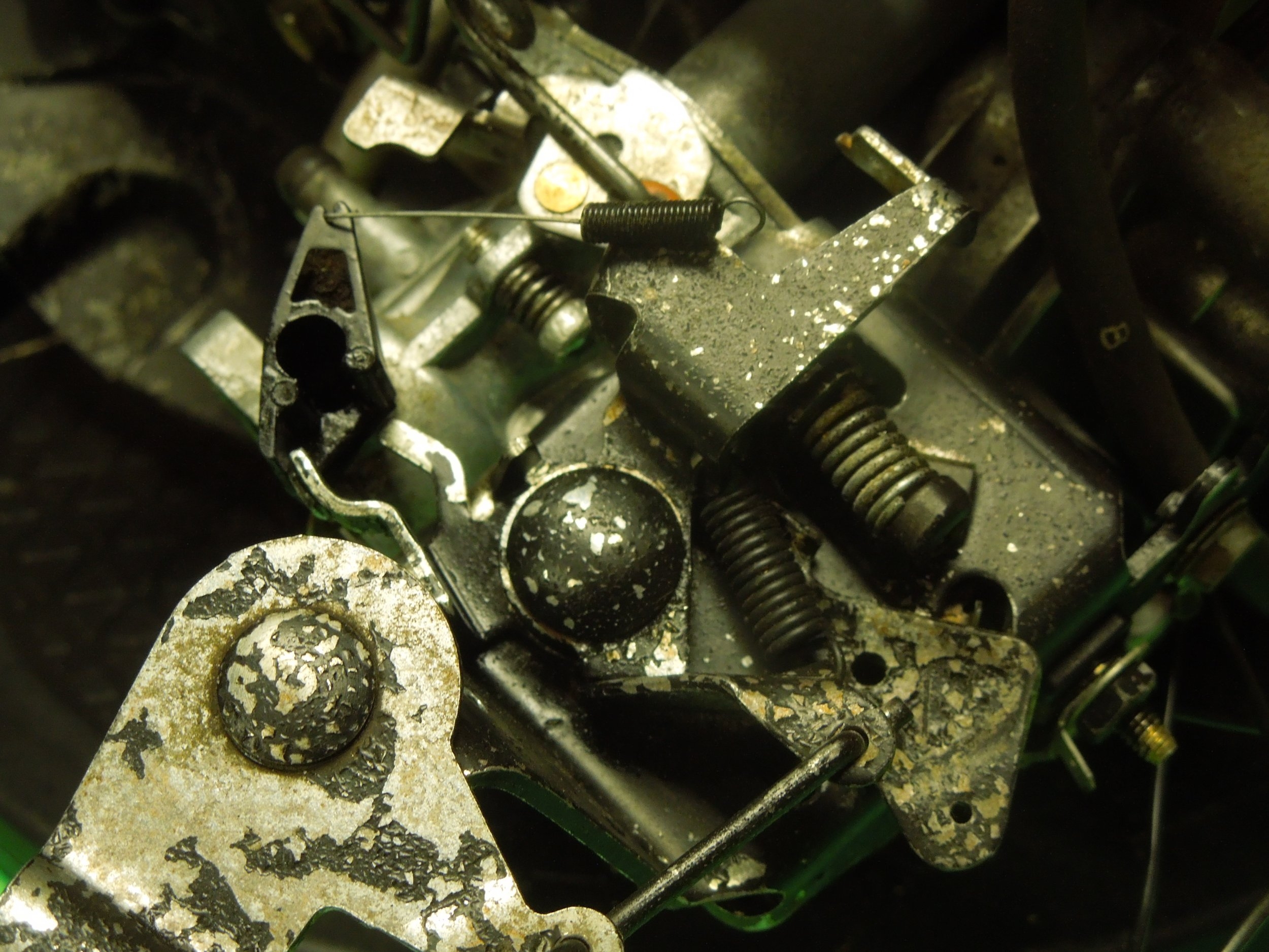 Choke return spring location Briggs 12F802 1173 01