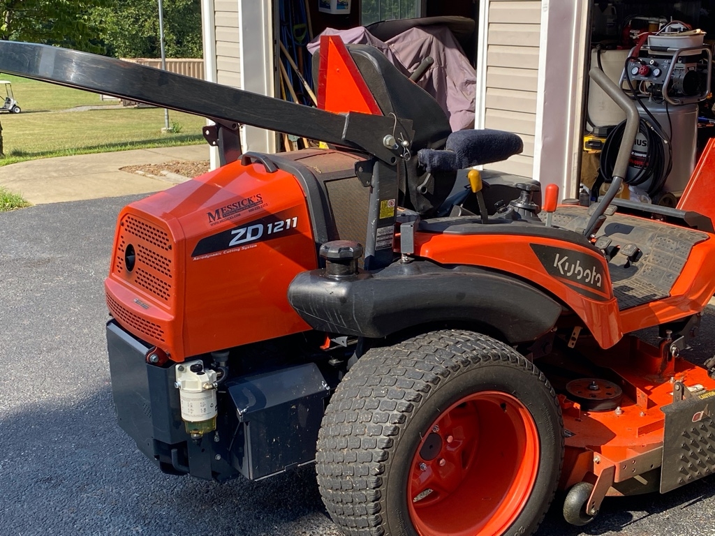 ZD1211 Fuel Filter - TractorByNet