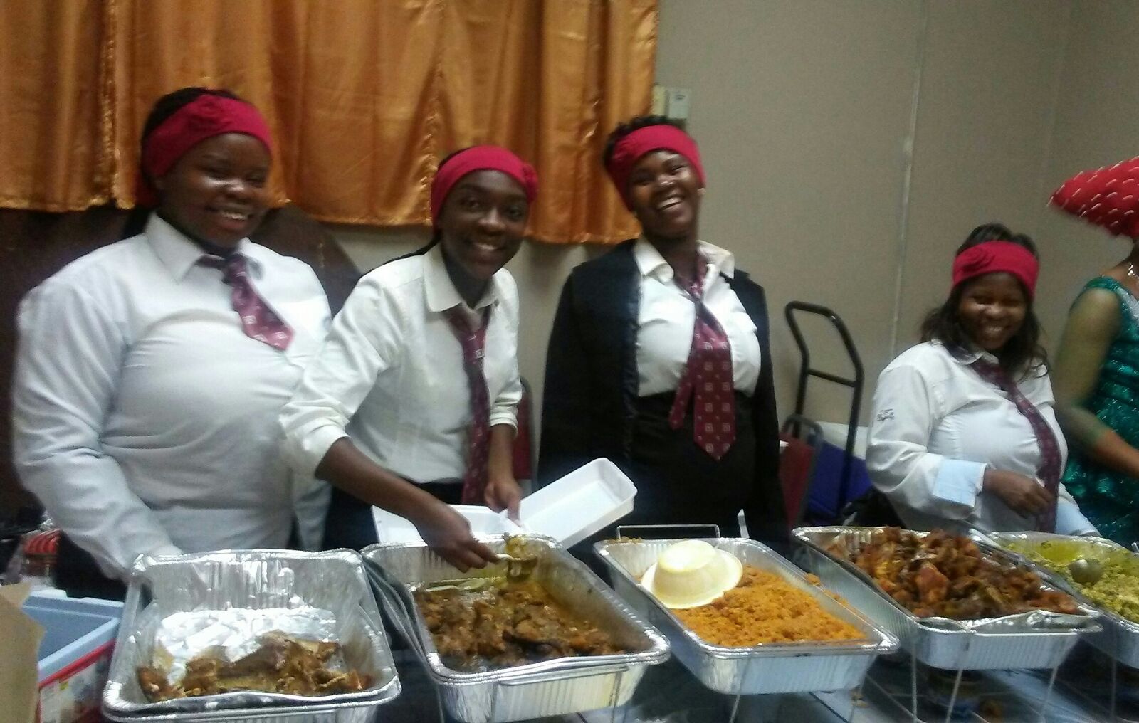 waitress1tracykitchen Tracy's Kitchen & Caterers