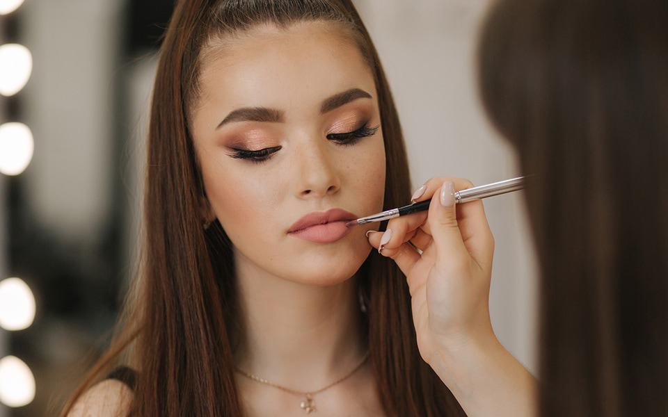 Makeup Artistry Schools & Colleges