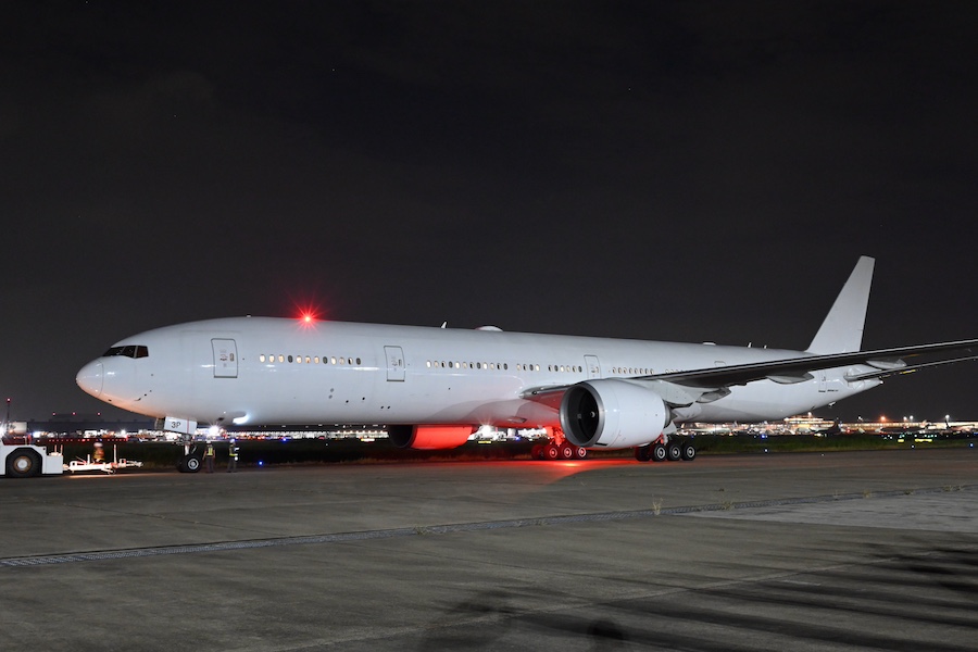 JAL's First Boeing 777-300ER to Be Retired Leaves Japan for Roswell