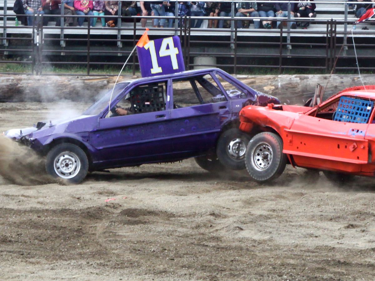 An Insight Into the Demolition Derby Races