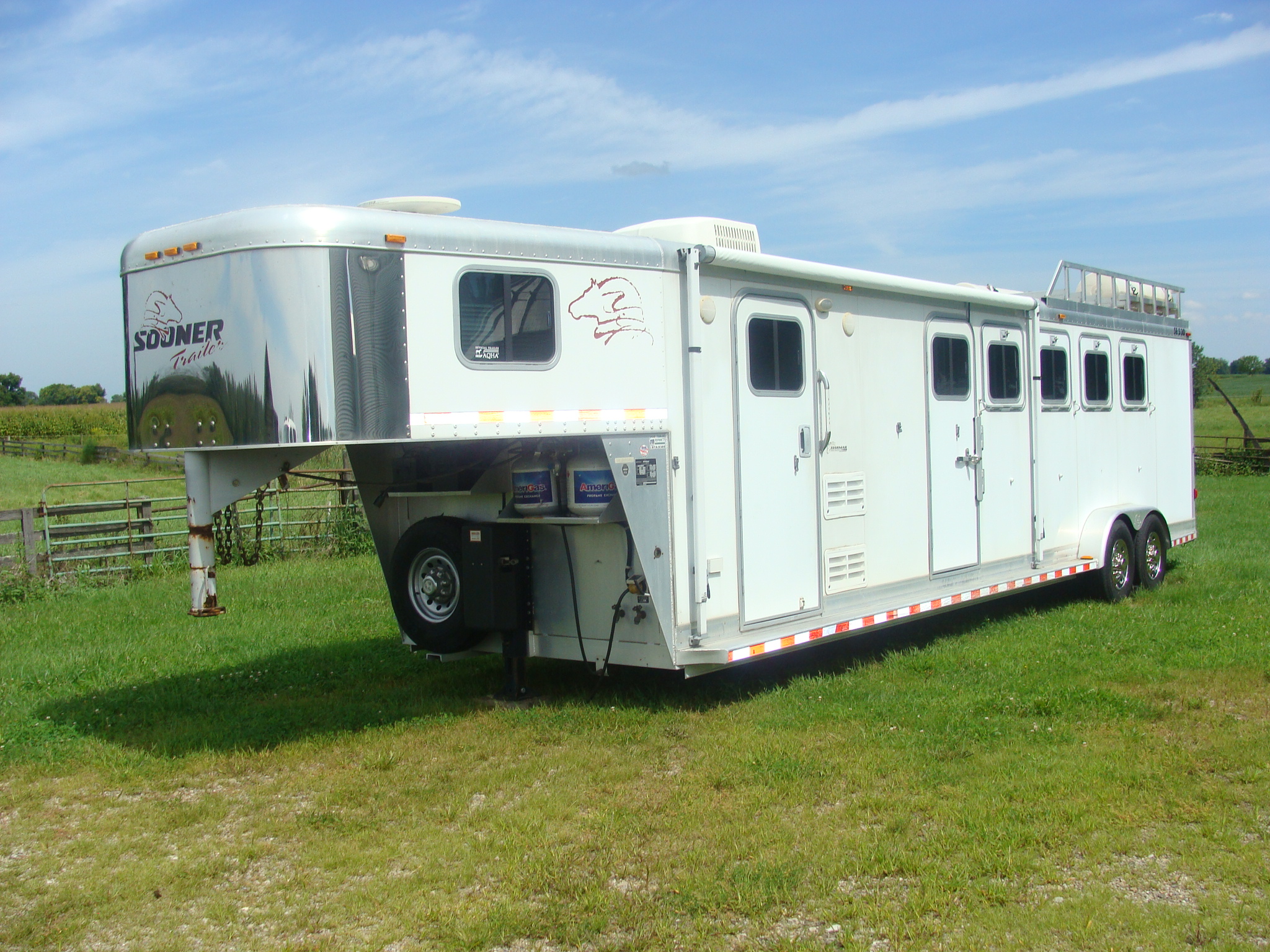 Used Sooner Horse trailers for sale in OH