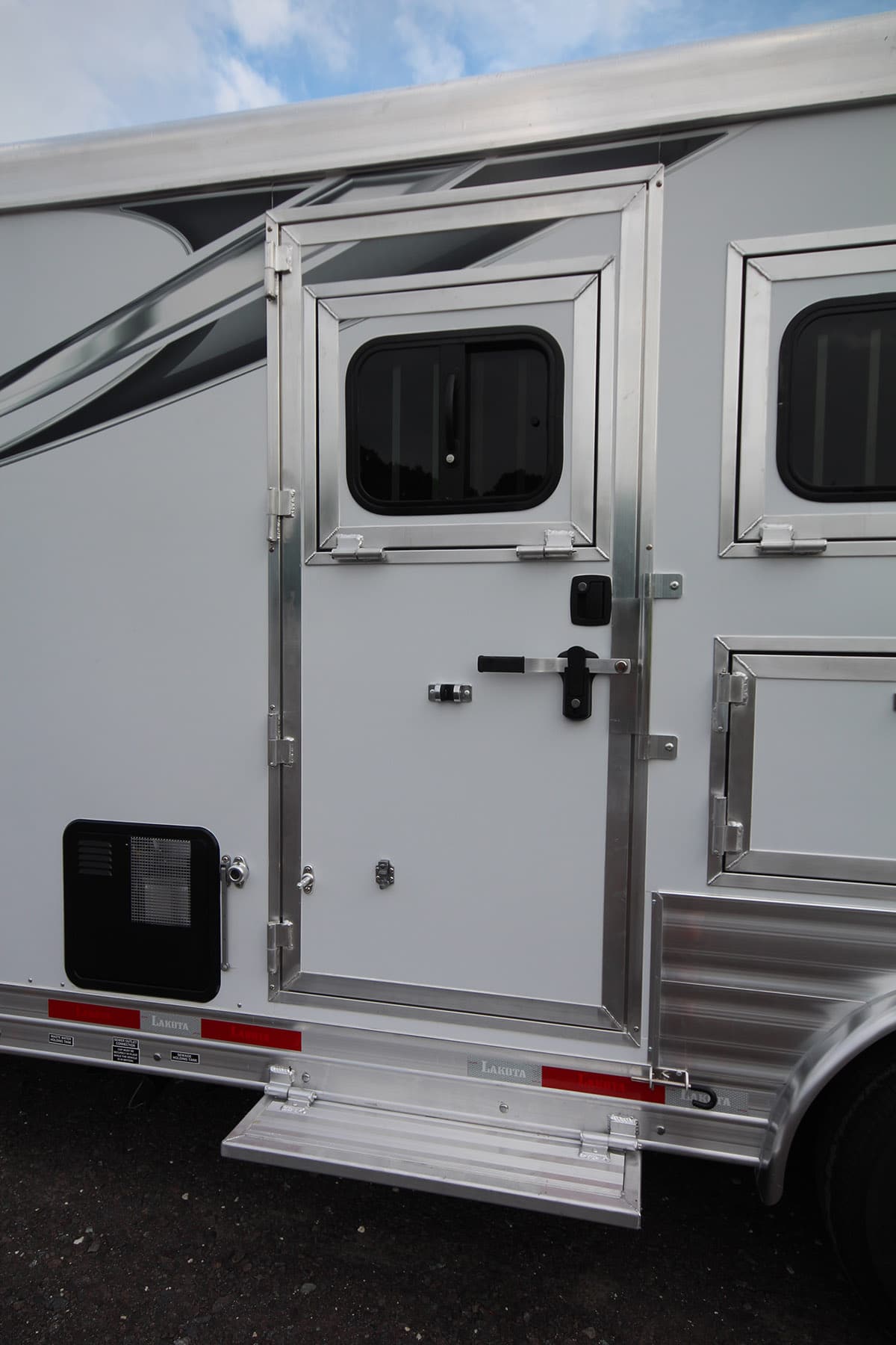 Lakota Charger Platinum Package for Sale in Mocksville, NC Trailers