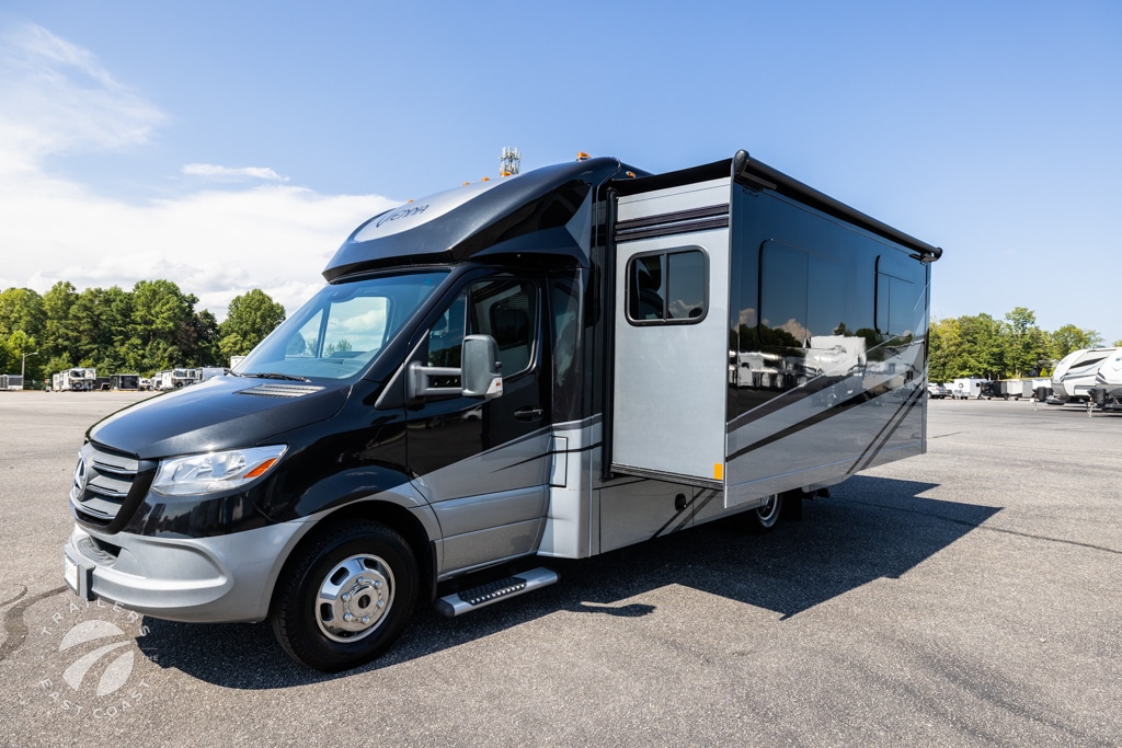 2021 Renegade RV Vienna 25VRML Class C Motorhome (KN061082C)