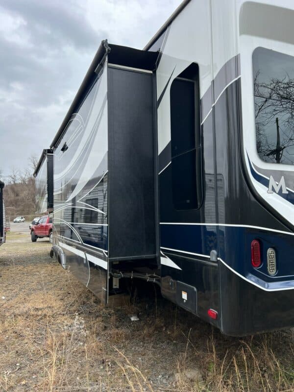 2019 41' Keystone Montana 3811MS For Sale In Bridgeport, West Virginia