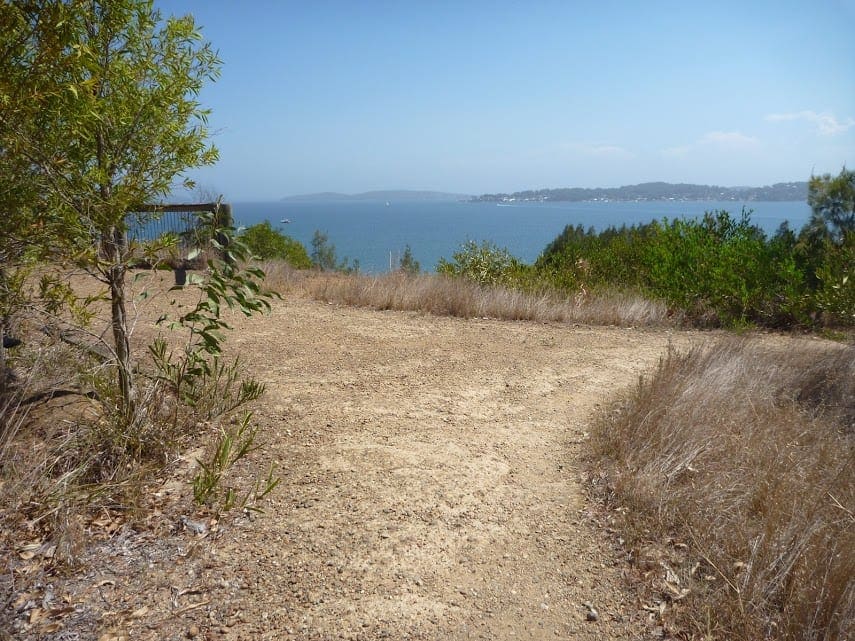 Green Point Drive Circuit Walk (3.4km) Belmont, NSW