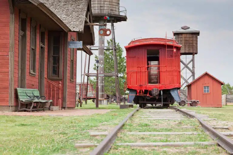 Why Don’t Trains Have Cabooses Anymore? Find Out The Reason Here