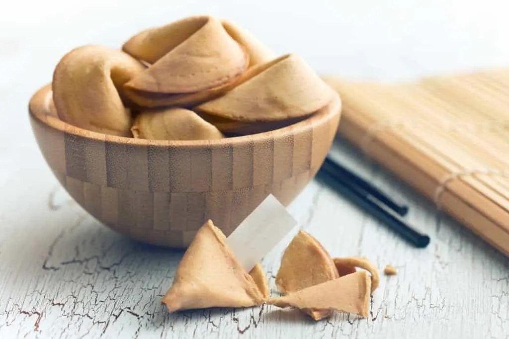 Easy Ways to Eat a Fortune Cookie 2024 AtOnce
