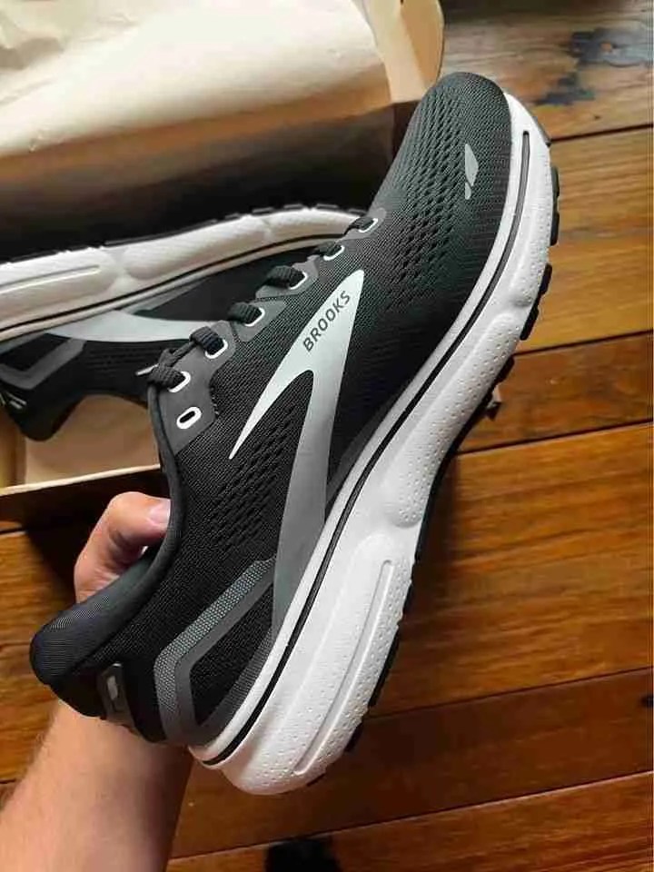 Brooks Adrenaline Vs Brooks Ghost [2024 Editions]