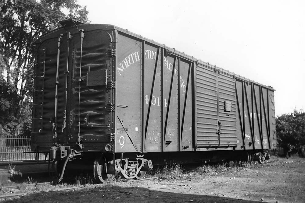 Automobile boxcar Trains
