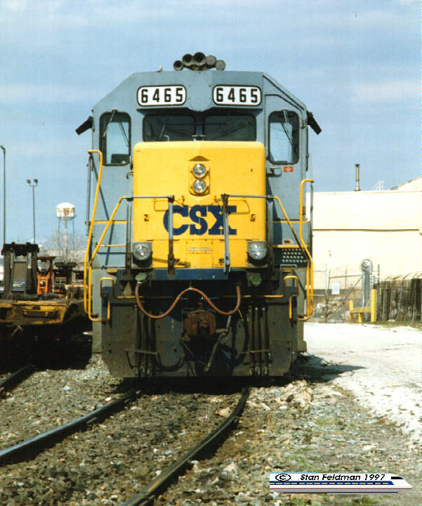 Click here to view the front of CSX 6465 {GP402 } at rest between