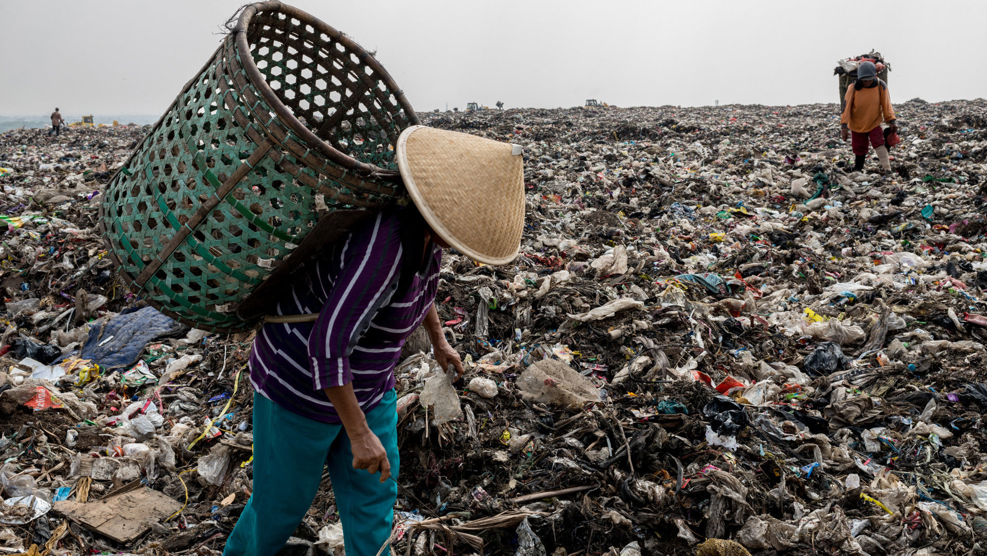 TRANSCEND MEDIA SERVICE » People Are Living Inside Landfills as the World Drowns in Its Own Trash