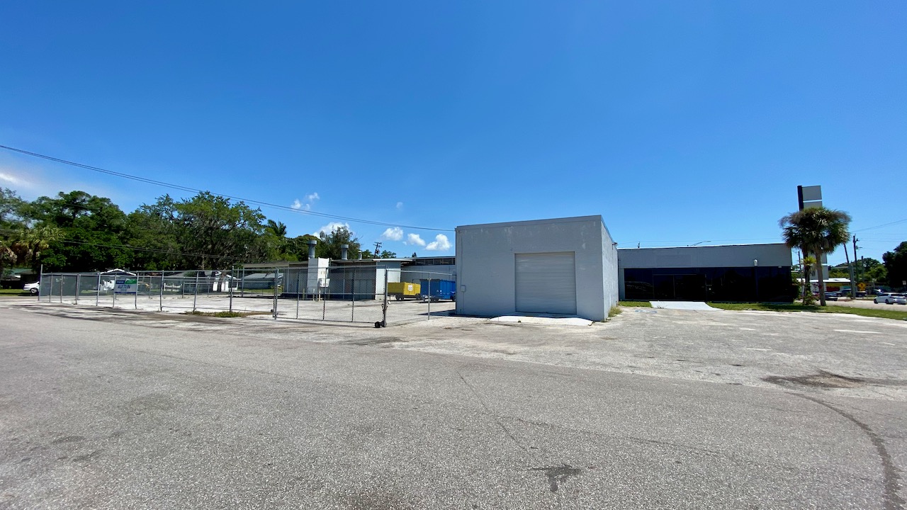 18,880± sf Auto Repair Facility DG1262