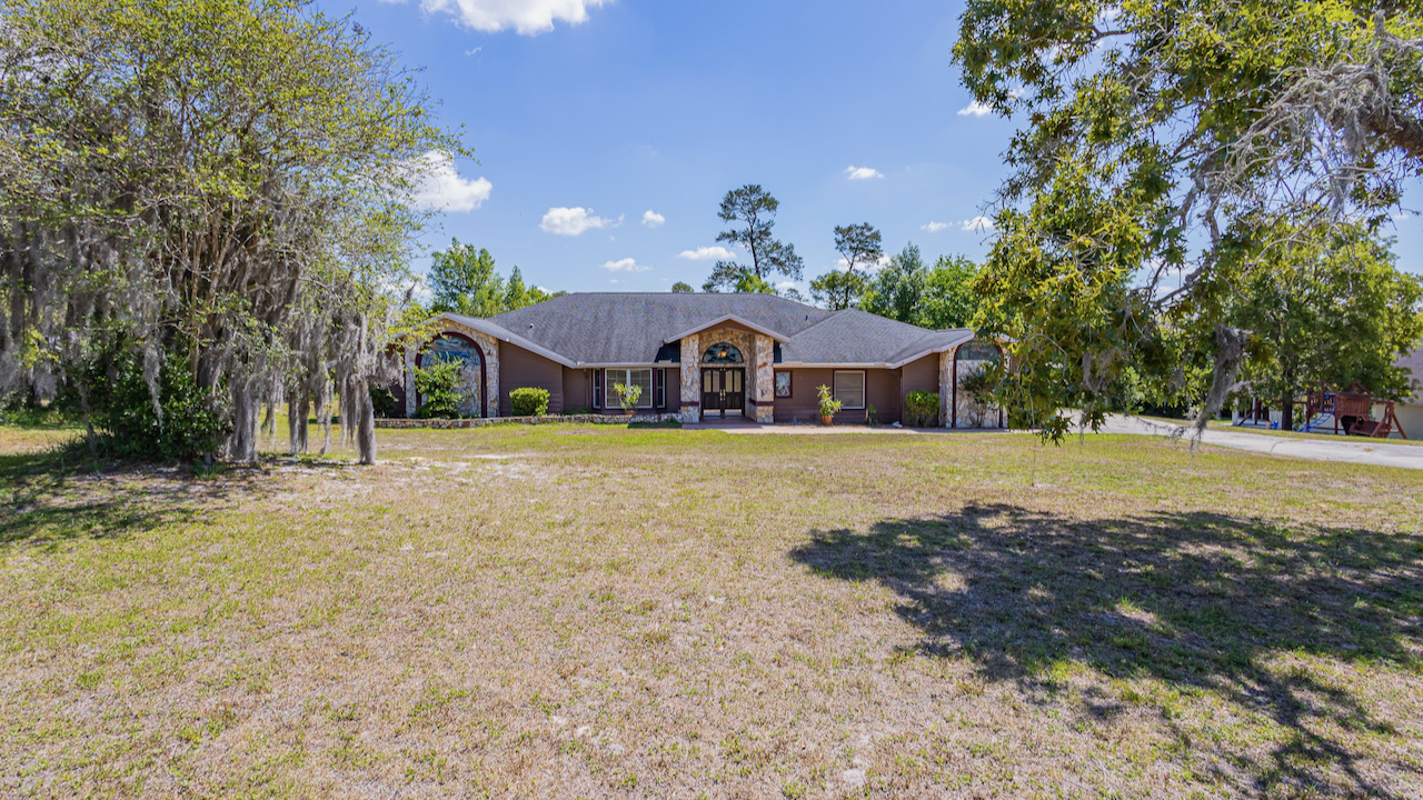 SOLD at auction Large 6BR/4BA Pool Home in River Country Estates