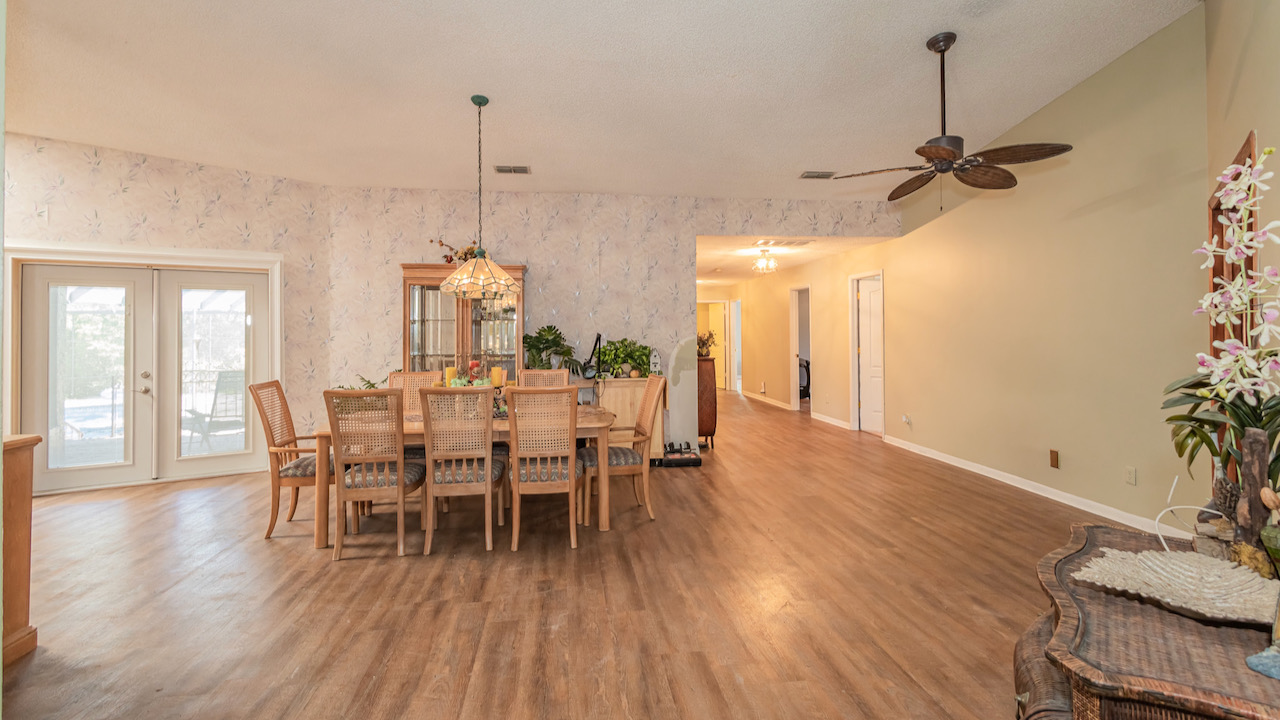 SOLD at auction Large 6BR/4BA Pool Home in River Country Estates