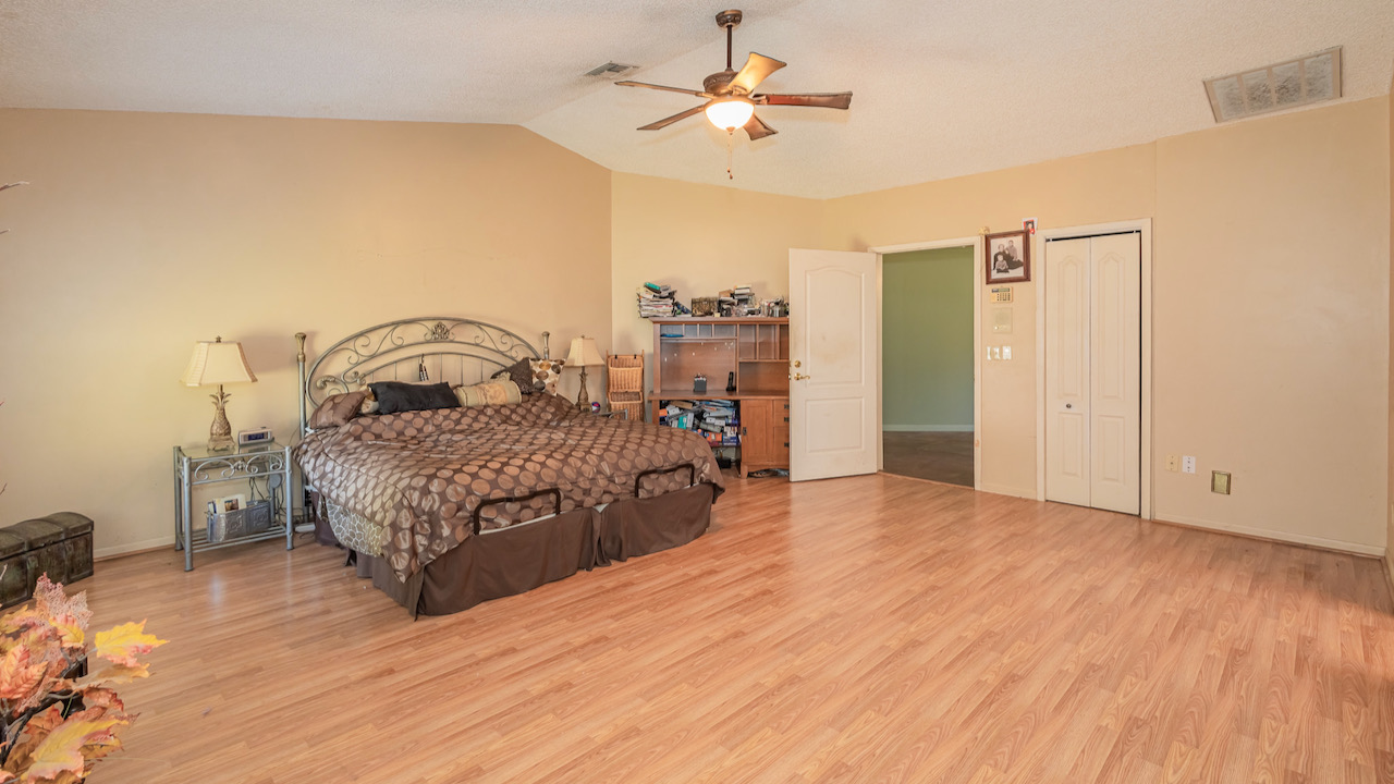 SOLD at auction Large 6BR/4BA Pool Home in River Country Estates