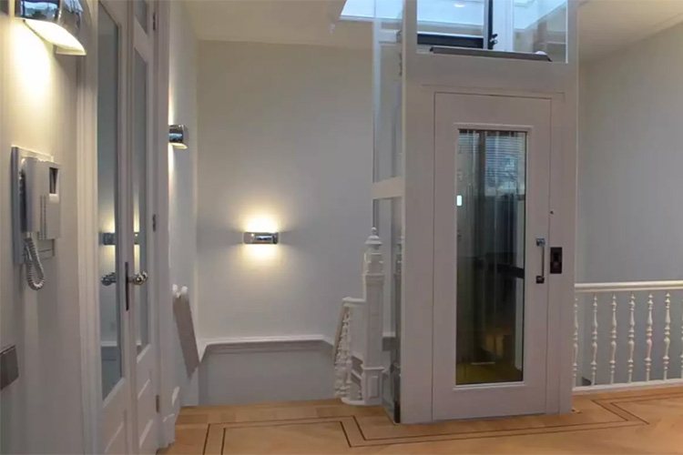 Lift in huis prijs Kosten en Tips voor kopen van een huislift 2021