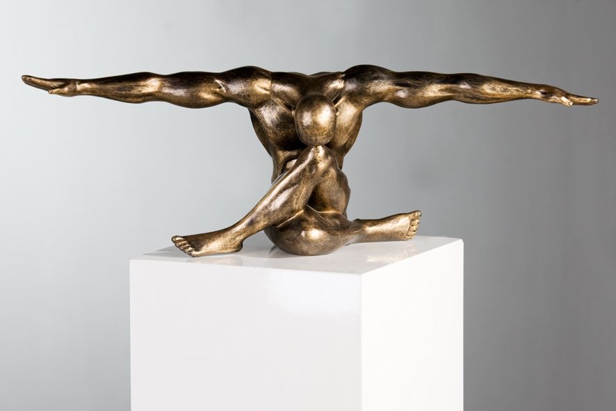 Athleten Skulptur CLIFFHANGER Kunstobjekt athletischer, männliche