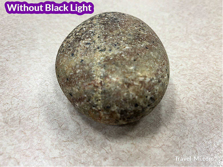 YOOPERLITE Rocks Best Guide What & Where Michigan's Glow Rocks Are!