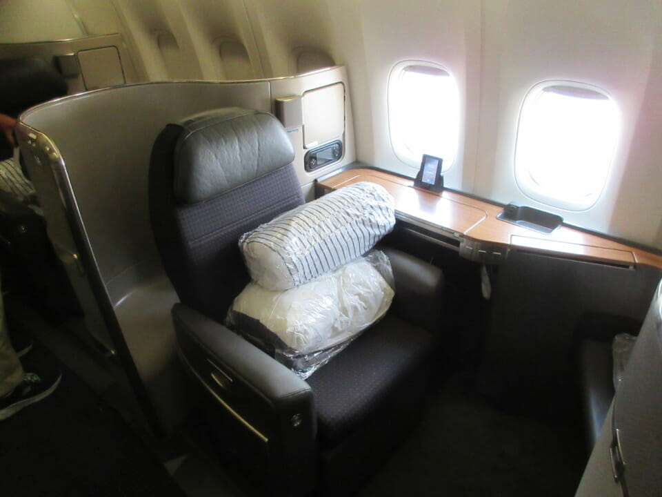 Review American Airlines Flagship First Class DFW to LHR Travel Codex