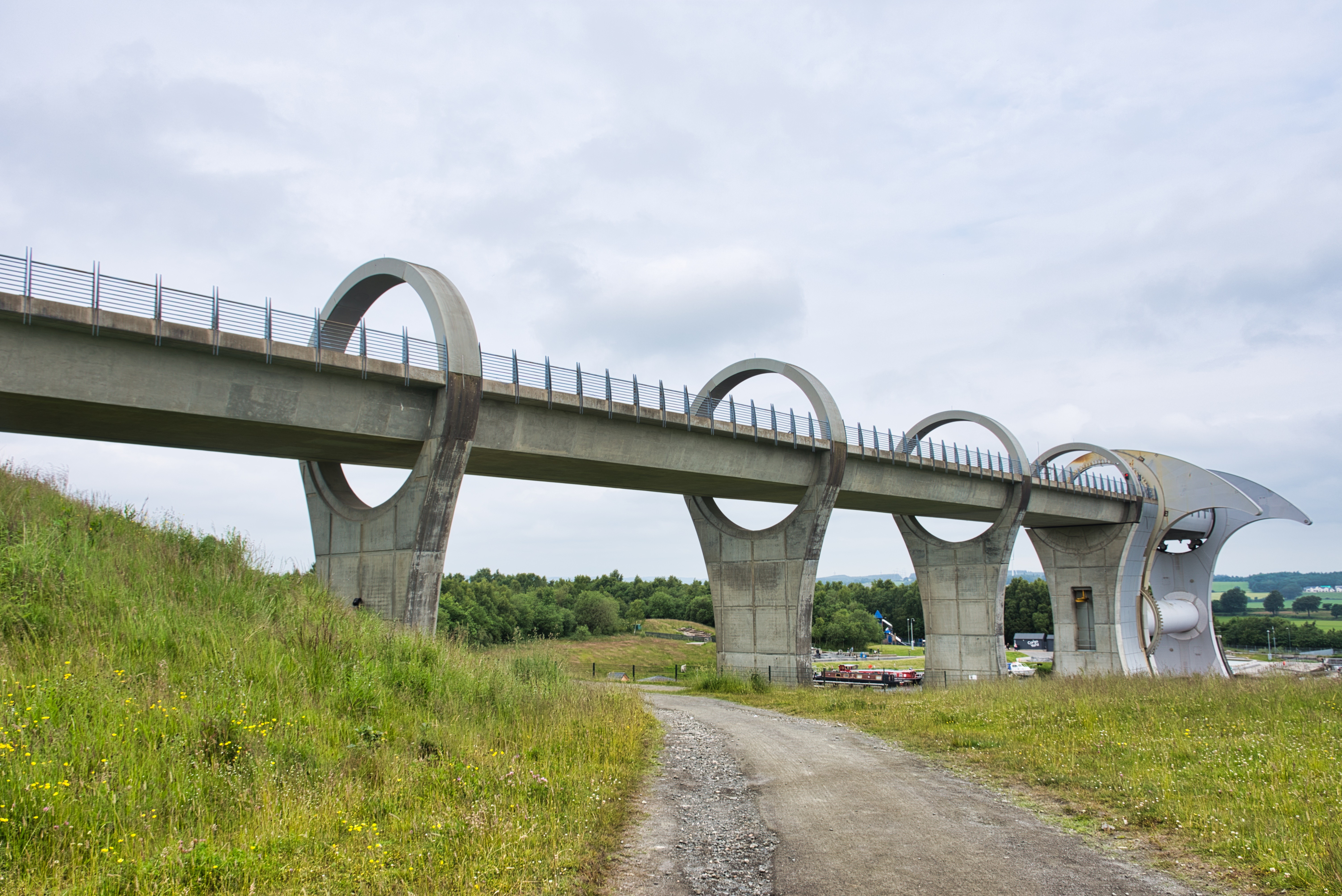 Falkirk Wheel. Attractions in Falkirk.