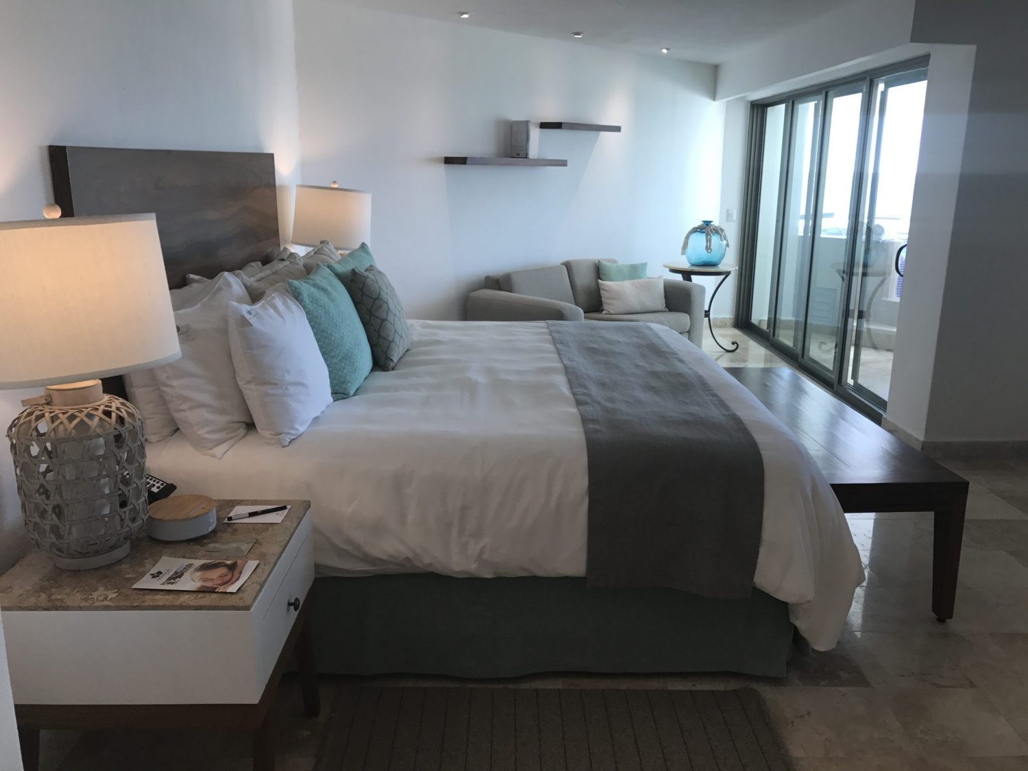 King Bed Master Suite Villa Premiere