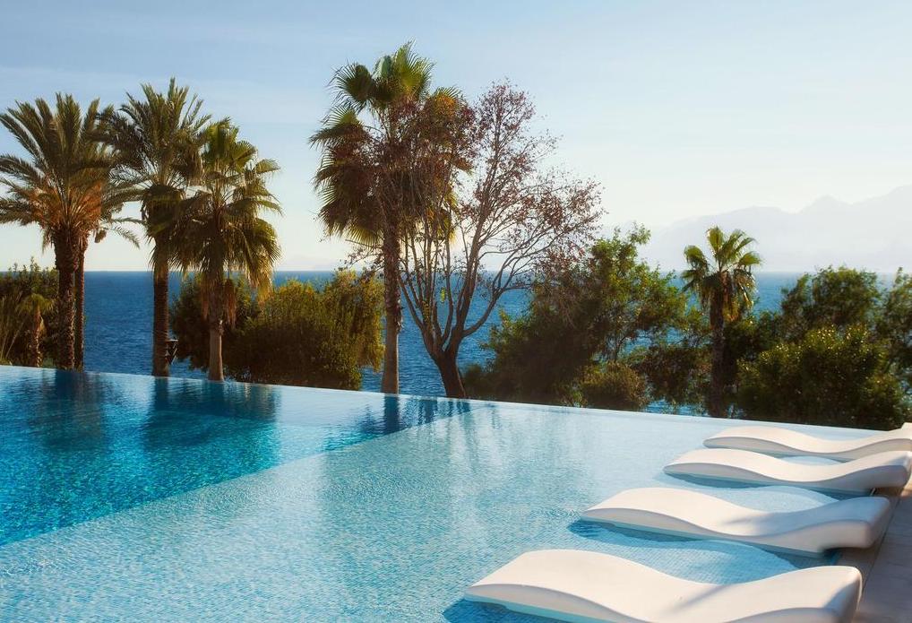 akra hotel
