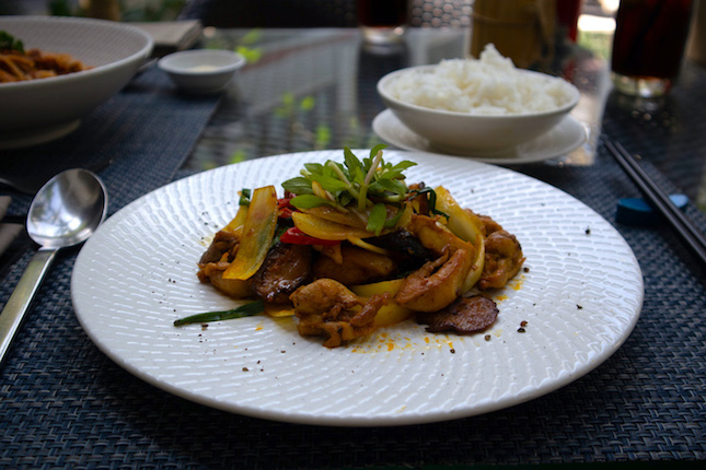 lemon grass chicken dish at four plates almanity hoi an