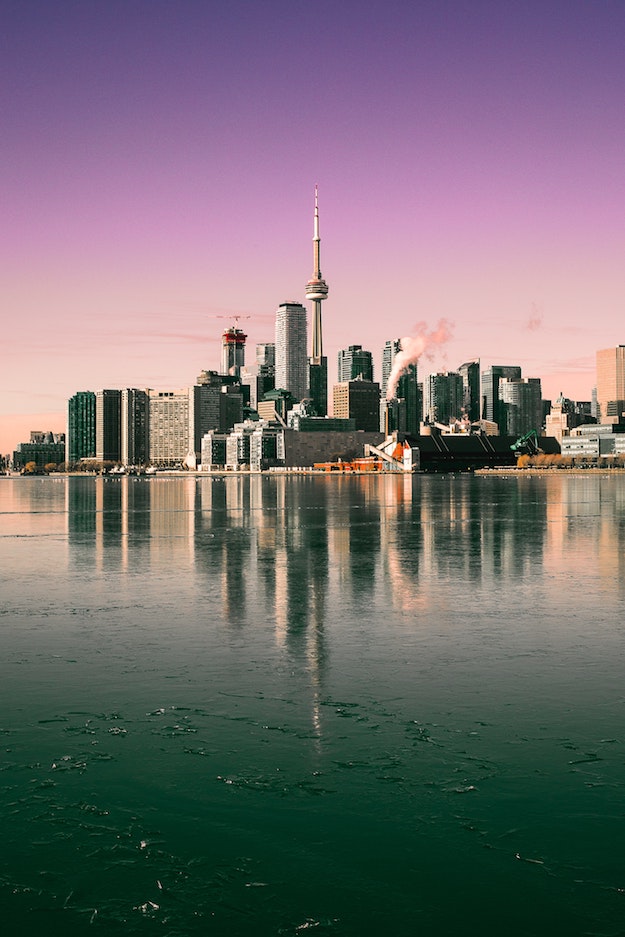 non-stop flights from winnipeg to toronto