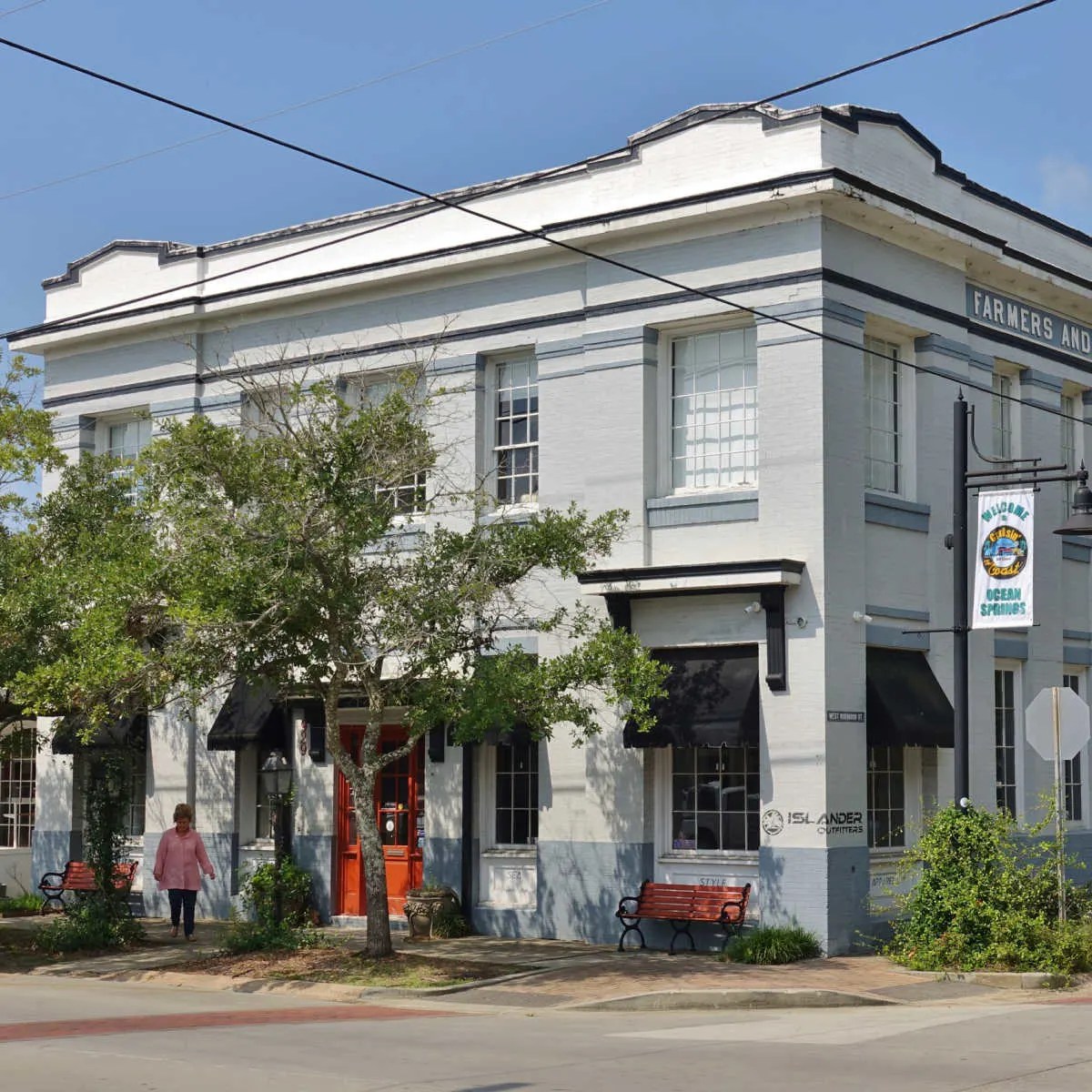 Move Over Biloxi! This Serene White Sand Beach Town Is Mississippi's