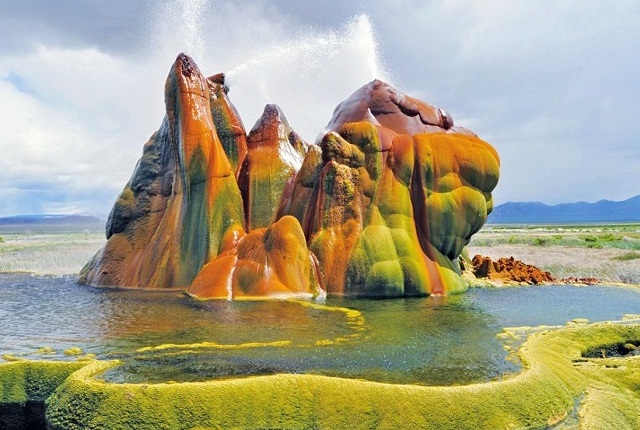 5 Naturally Beautiful Geysers In The World