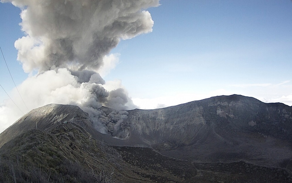 Costa Rica's San Jose airport operational after volcano ash Travelweek