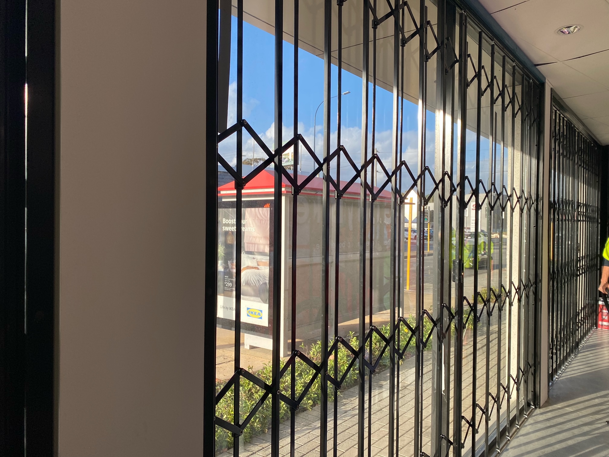 Commercial Expanding Doors comply with Security Standards for Sliding