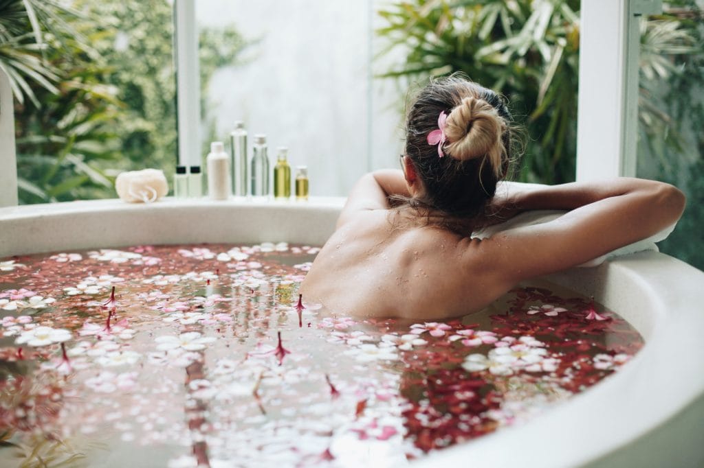 How to Create a Relaxing Bath at Home Using a Few Easy Steps » Trending Us